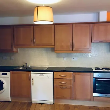 Apartment 4, Bay *