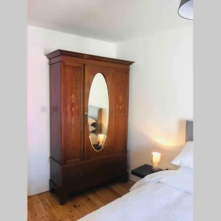 4, Bay Apartment