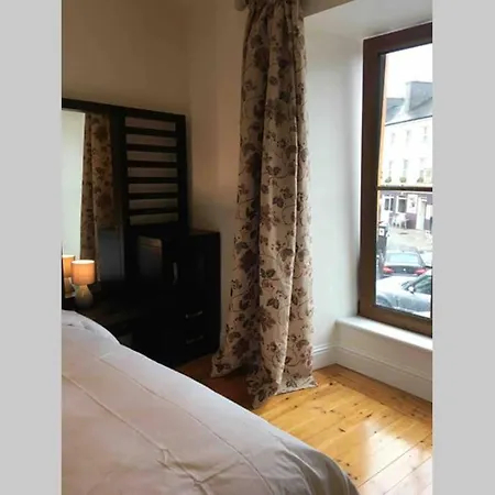 Apartment 4, Bay