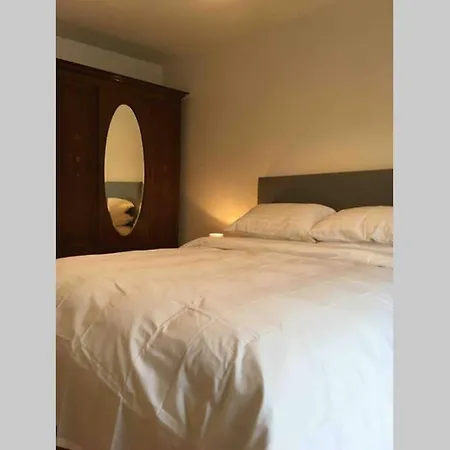 Apartment 4, Bay *