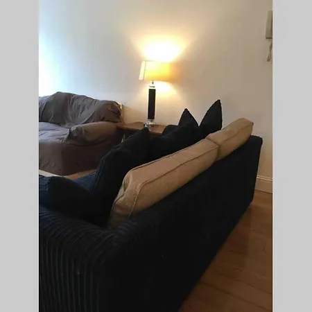 Apartment 4, Bay *